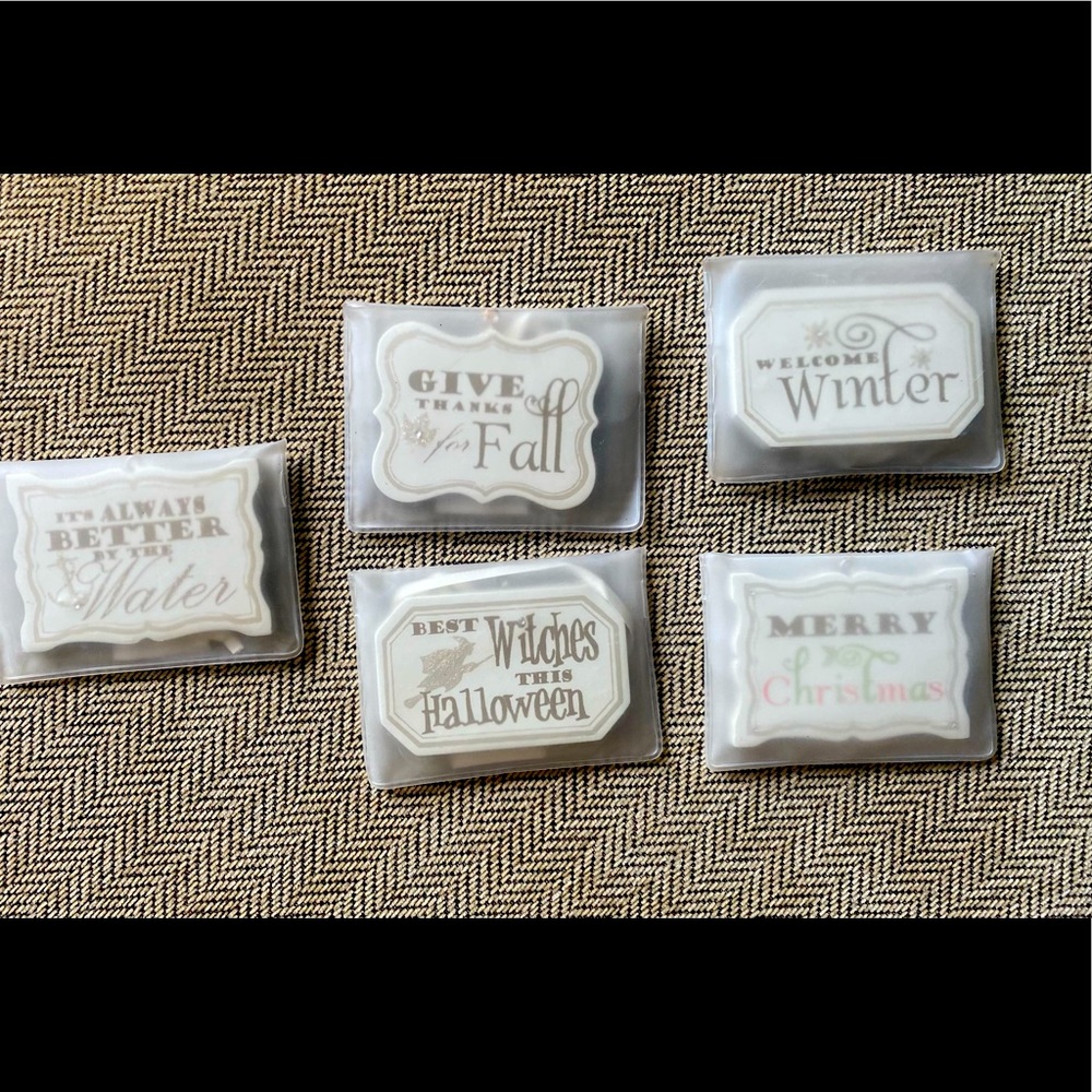 NWT, Hanging Plaques for crafting (add to your wreaths, holiday decor, etc)